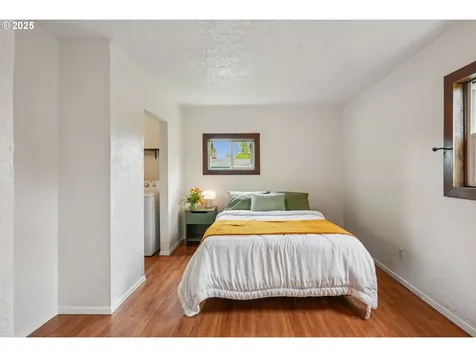 9308 E Burnside Street Portland OR 97216