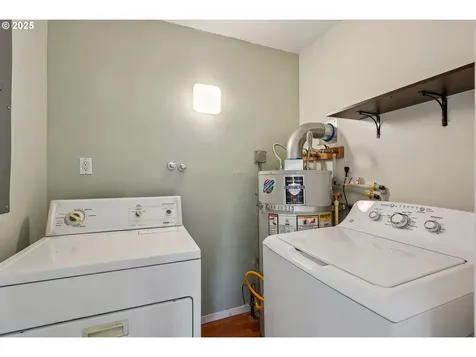 9308 E Burnside Street Portland OR 97216