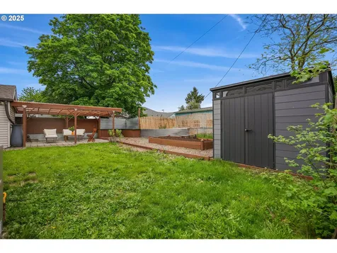 9308 E Burnside Street Portland OR 97216