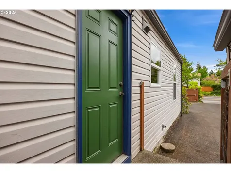 9308 E Burnside Street Portland OR 97216