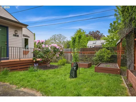 9308 E Burnside Street Portland OR 97216