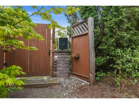 9308 E Burnside Street Portland OR 97216