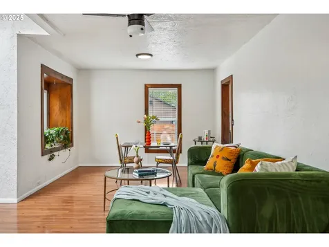 9308 E Burnside Street Portland OR 97216