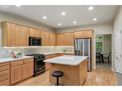 1034 NW Hoquiam Court Camas WA 98607