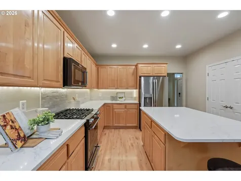 1034 NW Hoquiam Court Camas WA 98607