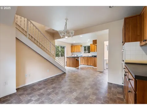 6108 SE Tenino Street Portland OR 97206