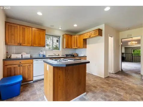 6108 SE Tenino Street Portland OR 97206