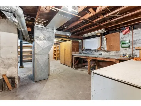 6108 SE Tenino Street Portland OR 97206