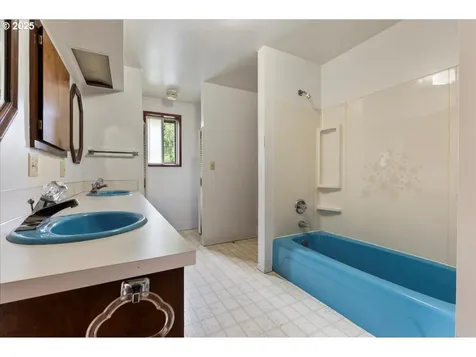 6108 SE Tenino Street Portland OR 97206