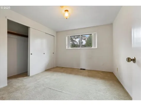 6108 SE Tenino Street Portland OR 97206