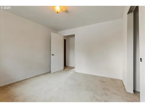 6108 SE Tenino Street Portland OR 97206