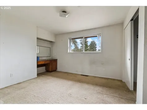 6108 SE Tenino Street Portland OR 97206