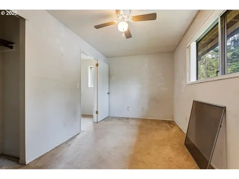 6108 SE Tenino Street Portland OR 97206