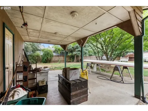 6108 SE Tenino Street Portland OR 97206
