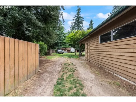 6108 SE Tenino Street Portland OR 97206