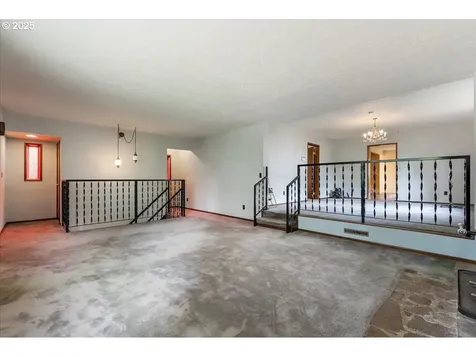 6108 SE Tenino Street Portland OR 97206
