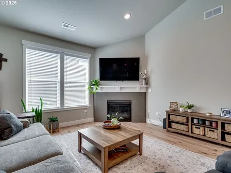 9166 N Hargrave Street Camas WA 98607