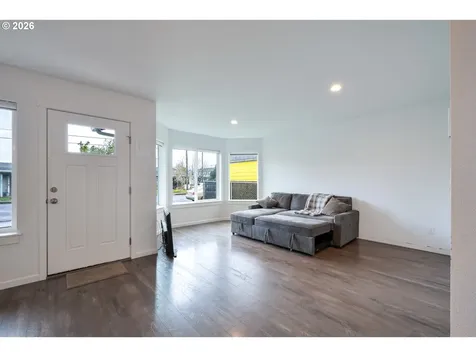 2213 10th Street Tillamook OR 97141