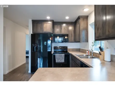 2213 10th Street Tillamook OR 97141