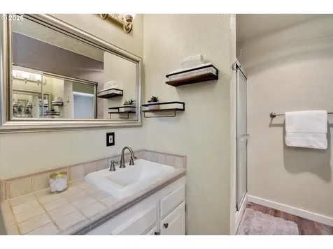 1041 Cannon Drive Hood River OR 97031