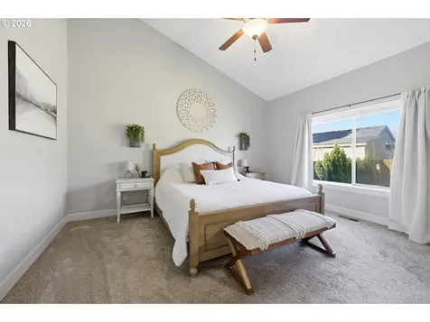 523 N 8th Place Carlton OR 97111