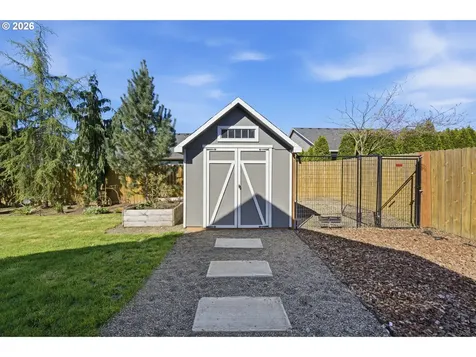 523 N 8th Place Carlton OR 97111