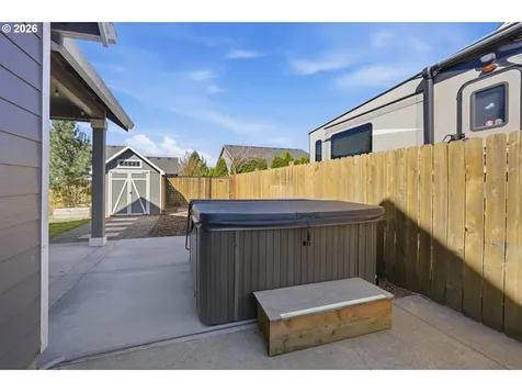 523 N 8th Place Carlton OR 97111
