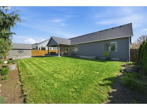 523 N 8th Place Carlton OR 97111