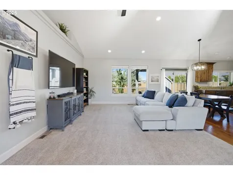 523 N 8th Place Carlton OR 97111