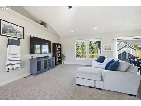 523 N 8th Place Carlton OR 97111