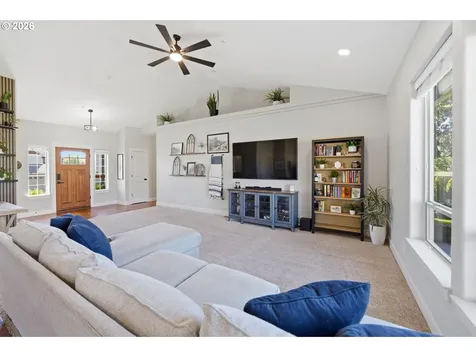 523 N 8th Place Carlton OR 97111