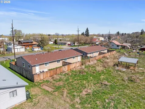 2735 2745 Myrtle Street Baker City OR 97814
