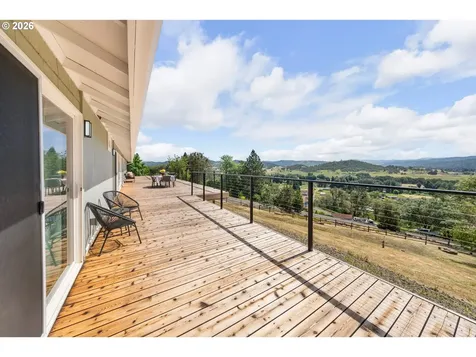 1007 Black Oak Drive Roseburg OR 97471