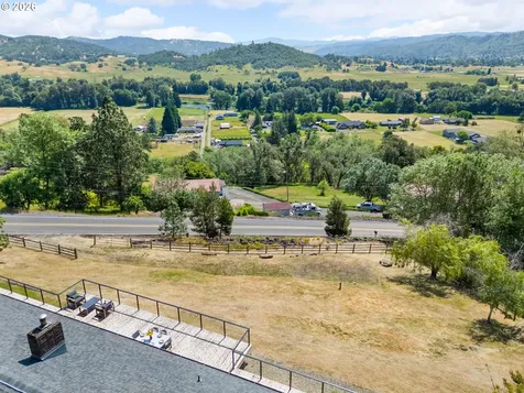 1007 Black Oak Drive Roseburg OR 97471