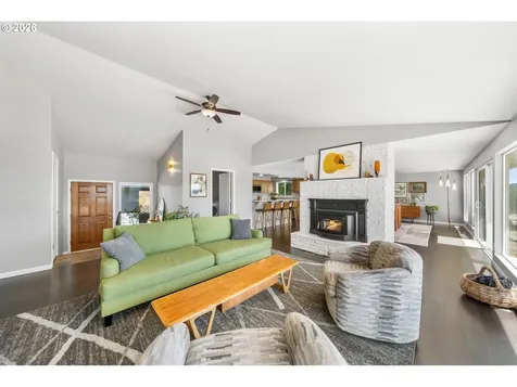 1007 Black Oak Drive Roseburg OR 97471
