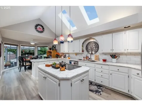 7463 SW Lakeside Loop Wilsonville OR 97070