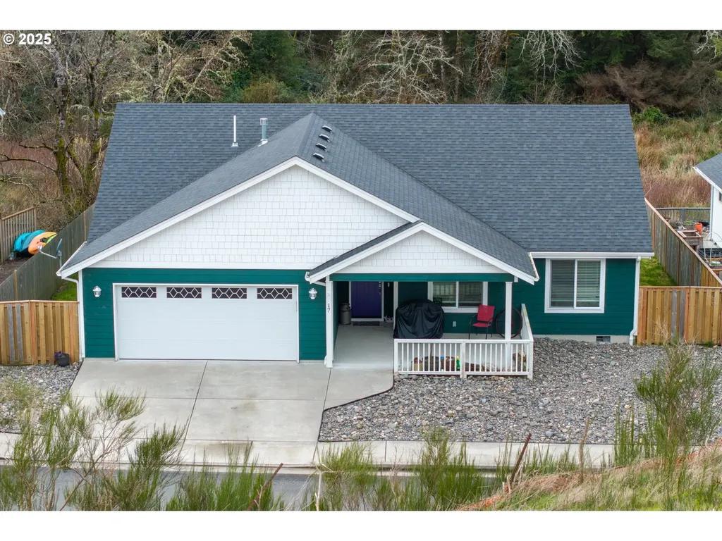 17 NW Kalmia Avenue Warrenton OR 97146
