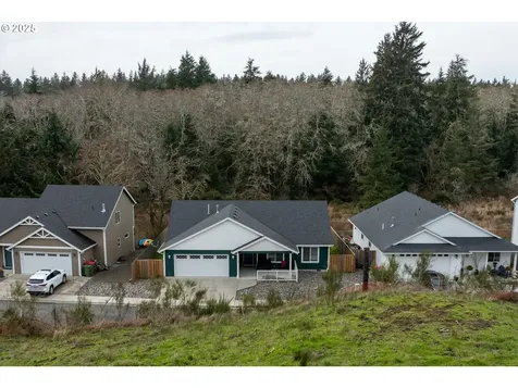 17 NW Kalmia Avenue Warrenton OR 97146