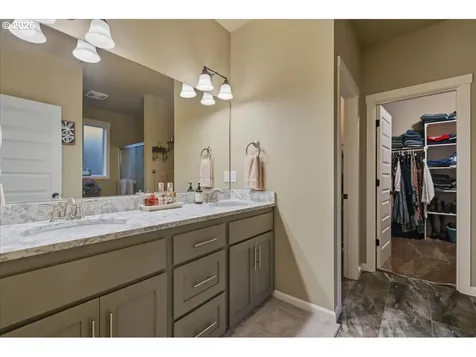 9700 NE 104th Way Vancouver WA 98662