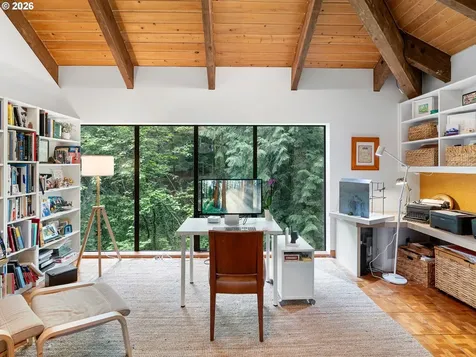 5822 SW Sheridan Court Portland OR 97221