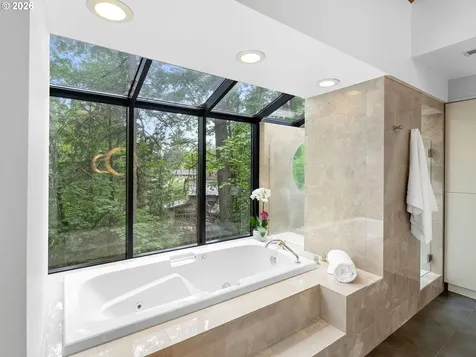 5822 SW Sheridan Court Portland OR 97221