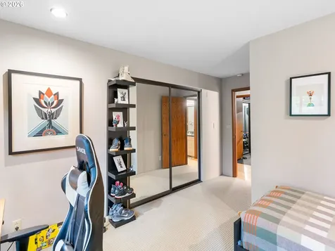 5822 SW Sheridan Court Portland OR 97221
