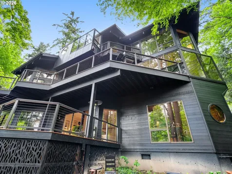 5822 SW Sheridan Court Portland OR 97221