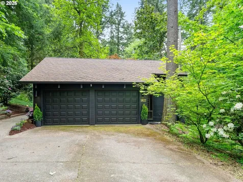 5822 SW Sheridan Court Portland OR 97221