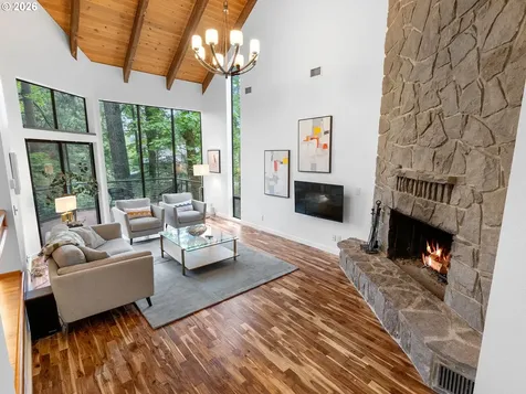 5822 SW Sheridan Court Portland OR 97221