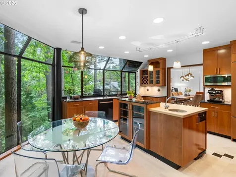 5822 SW Sheridan Court Portland OR 97221