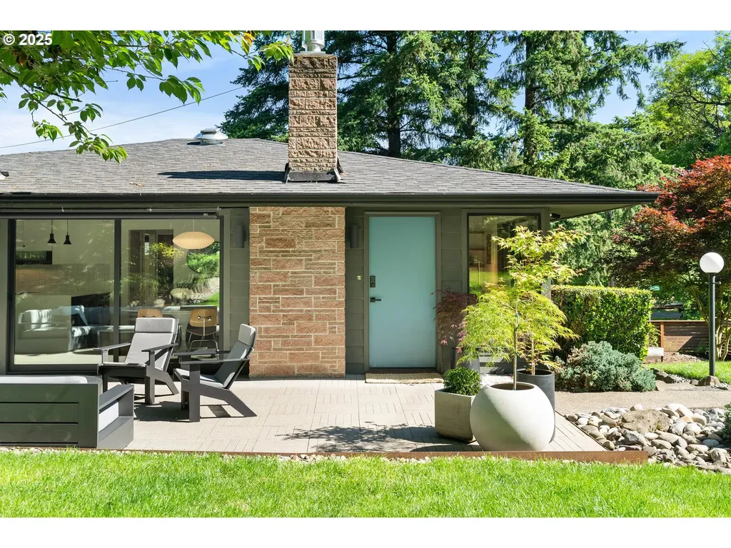 7615 SW 35th Avenue Portland OR 97219