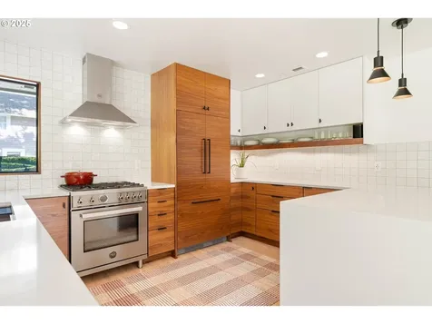 7615 SW 35th Avenue Portland OR 97219