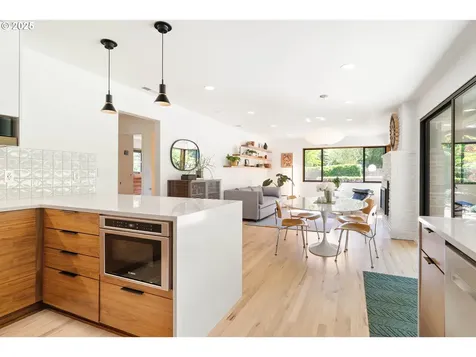 7615 SW 35th Avenue Portland OR 97219