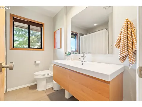 7615 SW 35th Avenue Portland OR 97219